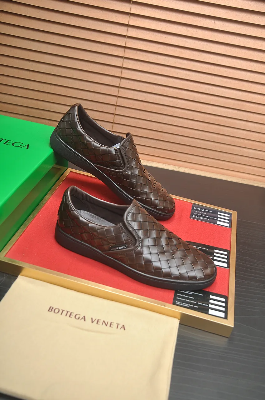 Men's shoes💰540💶【BV】Official website men's shoes👊🏻Cow leather braid🔰Cow leather lining rubber outsole🔲Counter 1:1 quality The identity of every successful man🍃The upper and solemn feet🚶🏻🚶🏻High-end custom counter original replicas📯Imported cowhide purely hand-woven🐂The last will not change regardless of wind or rain🔘Stand the verification of time🔍️Code number: 39-45 (45 custom-made)